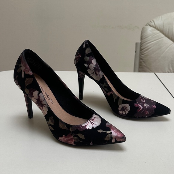 🌺 CHRISTIAN SIRIANO for Habit pointed pump heels featuring dark floral 7.5 - Picture 3 of 12